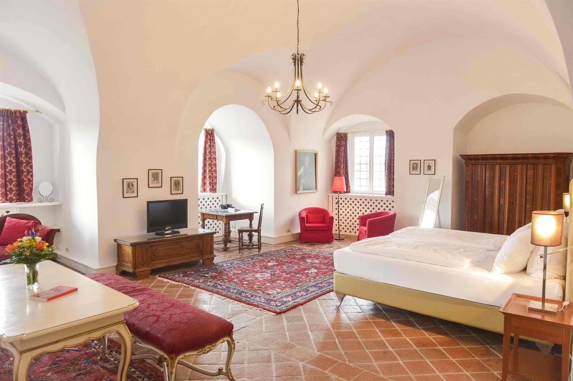 Schlosshotel Mailberg Εξωτερικό φωτογραφία