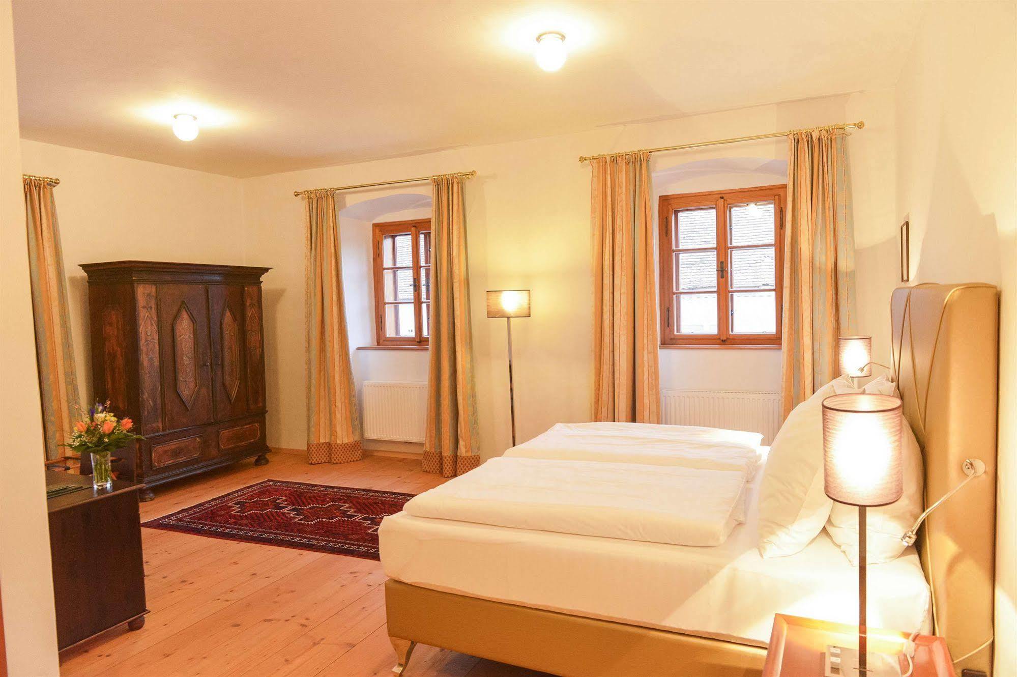 Schlosshotel Mailberg Εξωτερικό φωτογραφία